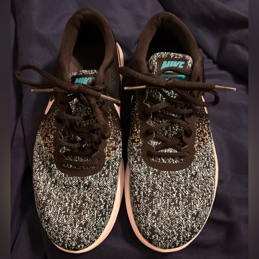 Nike Black and Teal Patterned Sneakers